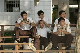 PCB廠資訊：20年同學會再聚首，神考題你能答出幾個？