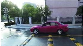 PCB廠：再這樣過減速帶，你的車壽命至少減三年！