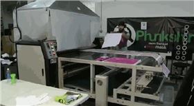 PCB廠資訊:你可能很快就要穿上塑料做的衣服了 還很暖和呢