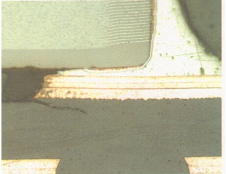 電路板遇強(qiáng)熱