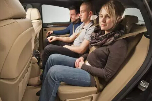 深圳電路板廠：車內(nèi)哪個座位最安全？90%車主不知道