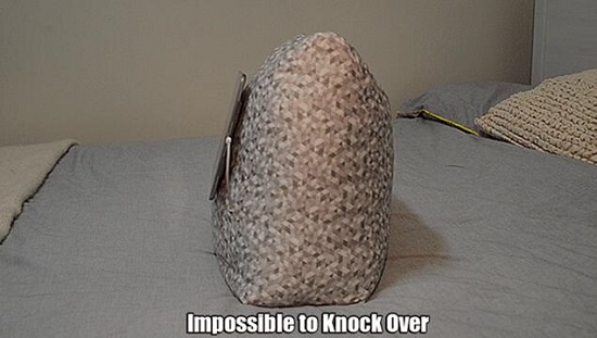 電路板廠資訊:有了這款很會“吸”的抱枕 再也不怕被平板呼臉啦