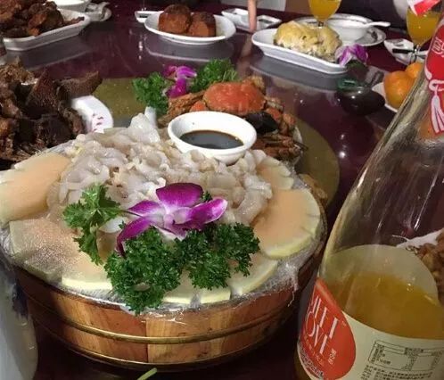 同事結(jié)婚只給100紅包，線路板廠小編都覺得尷尬，結(jié)果&hellip;廣東人的評(píng)論亮了，哈哈哈